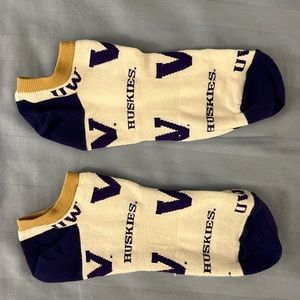 UW Huskies woman’s low cut sneaker socks